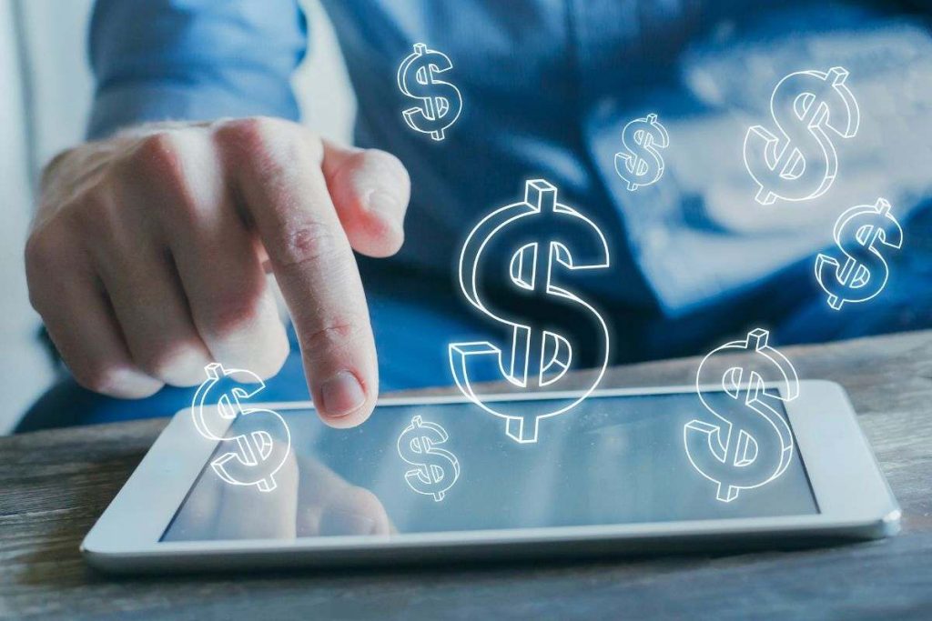 persona che usa tablet